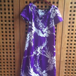 Vintage Hilo Hattie’s Muumuu